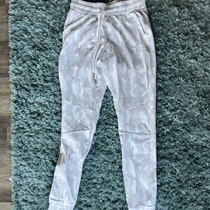 Buff Bunny Gray and White Camo Joggers